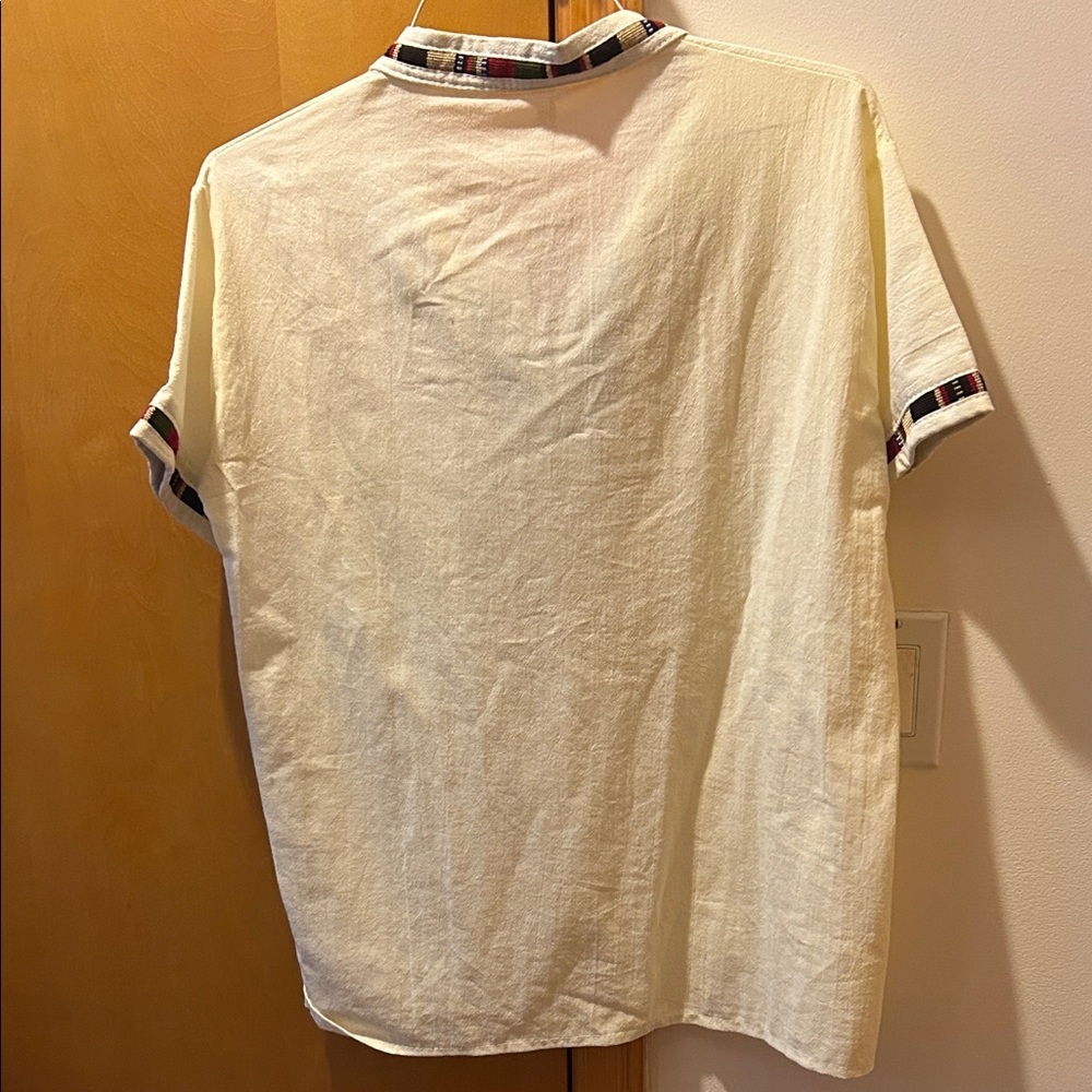 Men's Authentic Cream Guayabera Shirt Purchased in Antigua, Guatemala. Worn Once - Picture 3 of 3